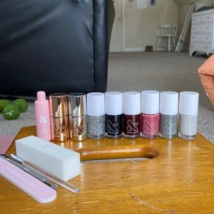 Olive and June Nail Polish kit with 7 colors